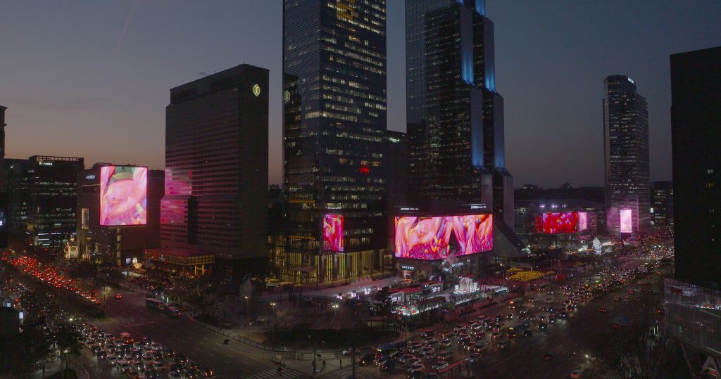 도심 대형 옥외 LED 스크린 콘텐츠 단품 야간 연출